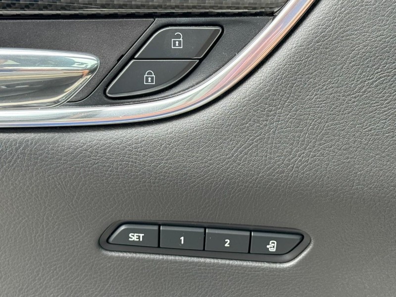 Cadillac XT6 Vehicle Full-screen Gallery Image 17
