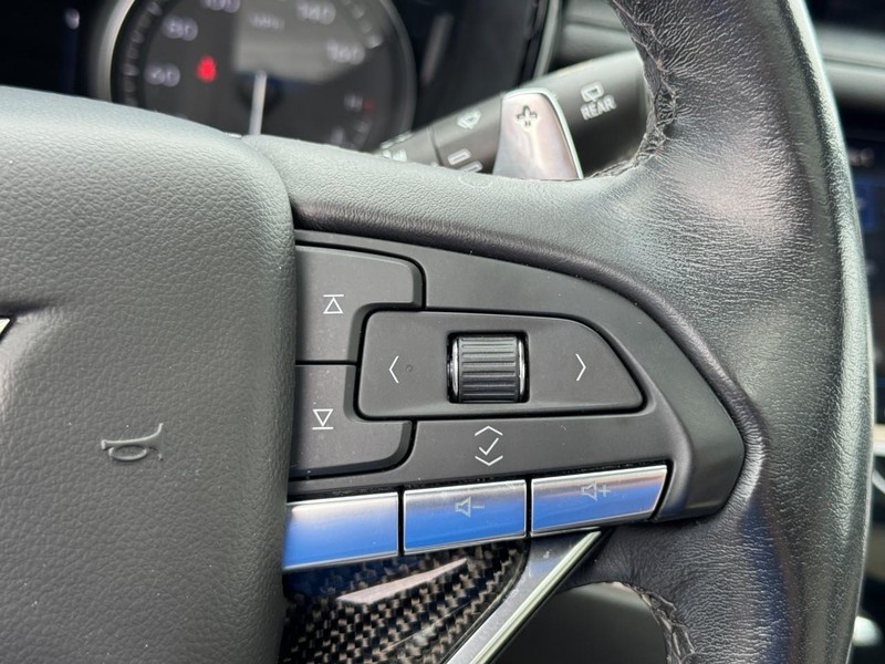 Cadillac XT6 Vehicle Full-screen Gallery Image 19
