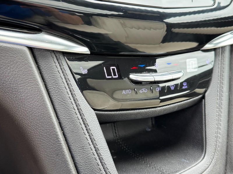 Cadillac XT6 Vehicle Full-screen Gallery Image 21
