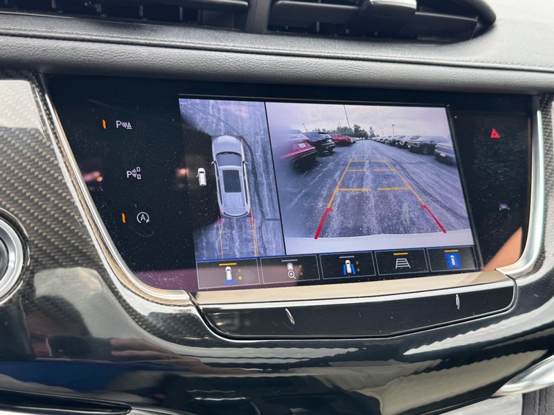 Cadillac XT6 Vehicle Full-screen Gallery Image 22