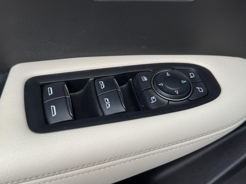 Cadillac XT6 Vehicle Full-screen Gallery Image 23