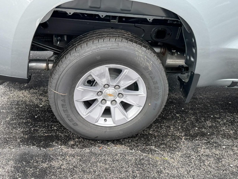 Chevrolet Silverado 1500 Vehicle Image 04