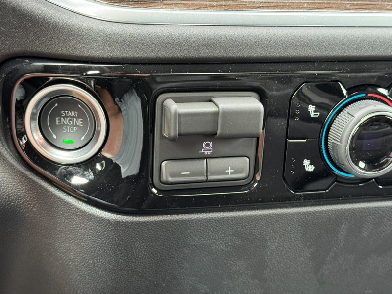 Chevrolet Silverado 1500 Vehicle Image 12