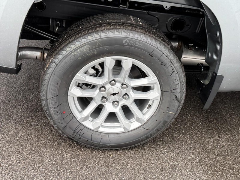 Chevrolet Silverado 1500 Vehicle Image 04