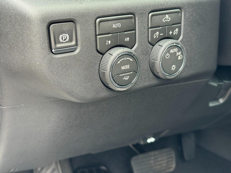 Chevrolet Silverado 1500 Vehicle Image 12