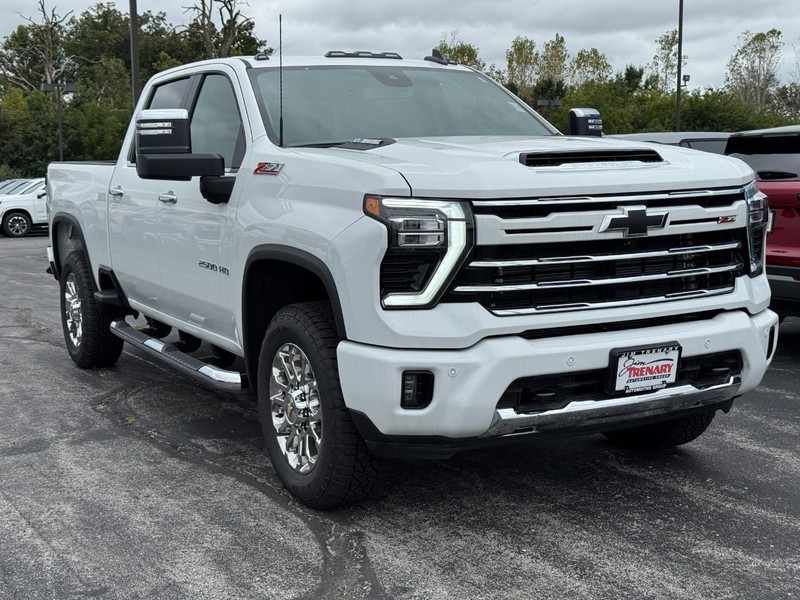 Chevrolet Silverado 2500HD Vehicle Image 02