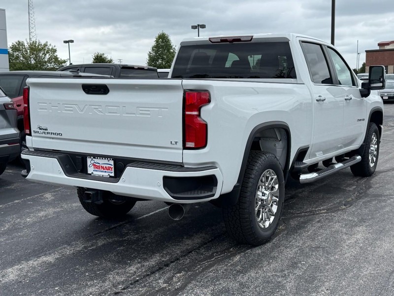 Chevrolet Silverado 2500HD Vehicle Image 03