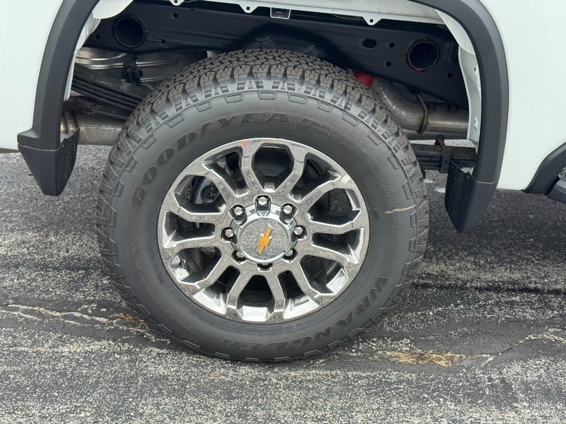 Chevrolet Silverado 2500HD Vehicle Image 04