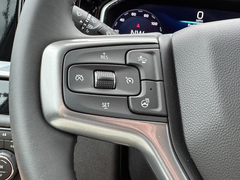 Chevrolet Silverado 2500HD Vehicle Image 10