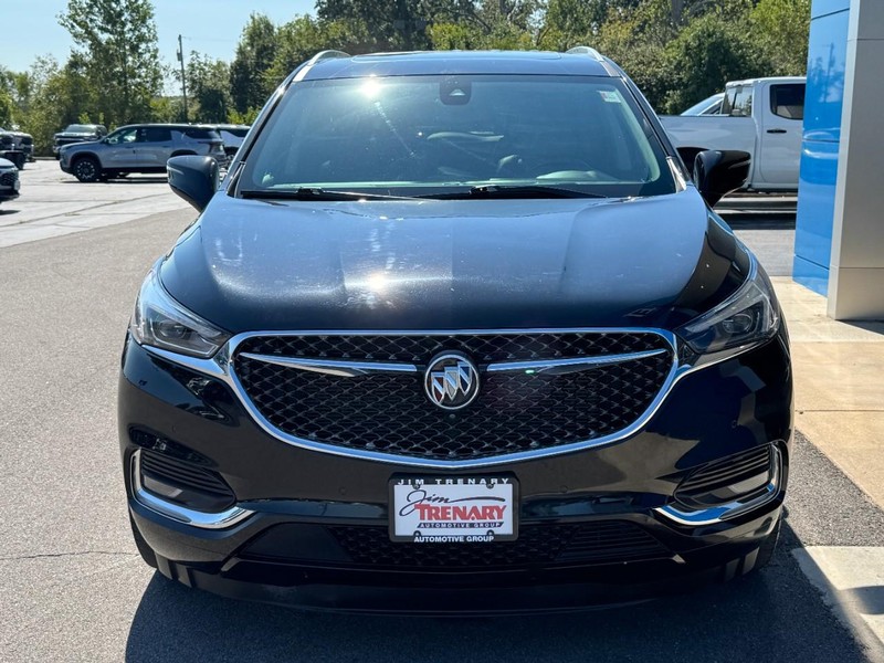 Buick Enclave Vehicle Full-screen Gallery Image 09