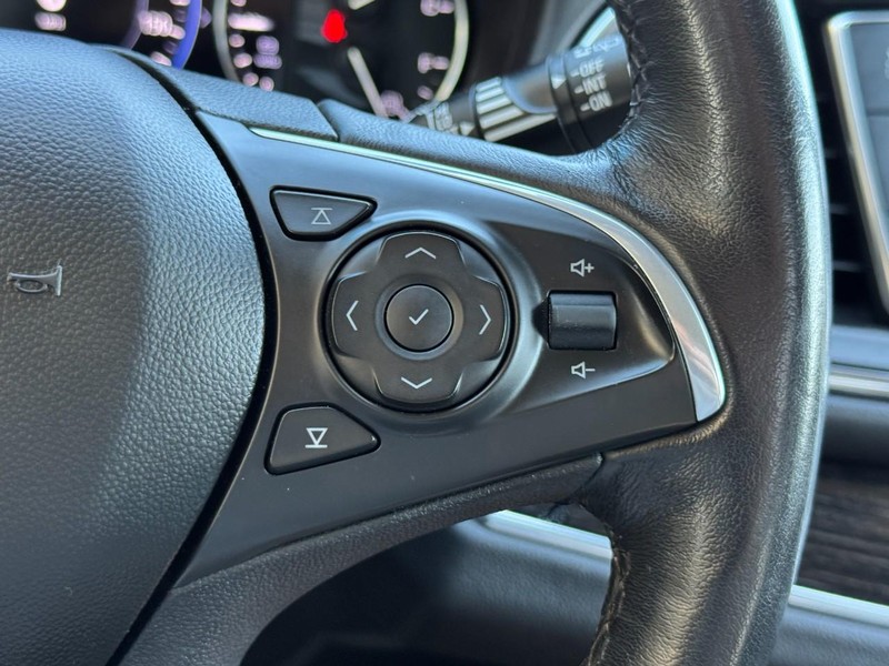 Buick Enclave Vehicle Full-screen Gallery Image 19