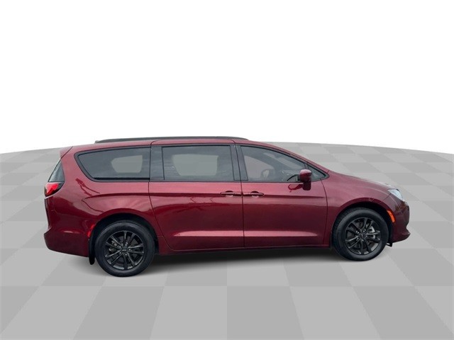 2020 Chrysler Pacifica Launch Edition photo