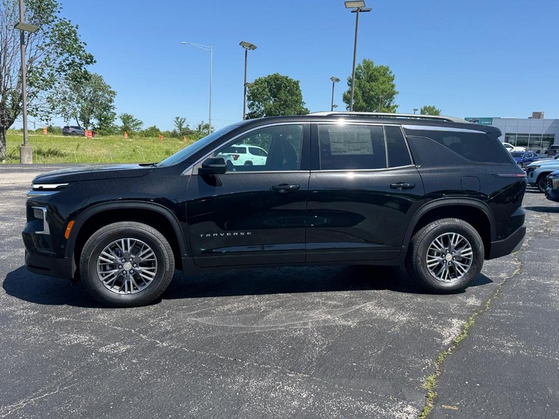 Chevrolet Traverse Vehicle Full-screen Gallery Image 2