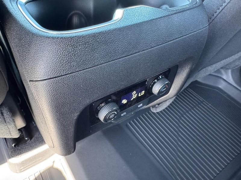 Chevrolet Traverse Vehicle Full-screen Gallery Image 7