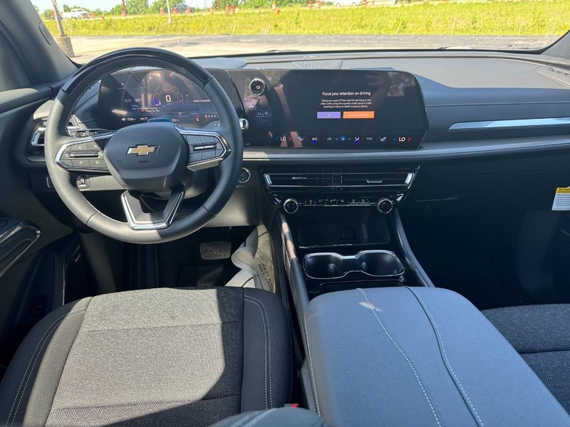 Chevrolet Traverse Vehicle Full-screen Gallery Image 8