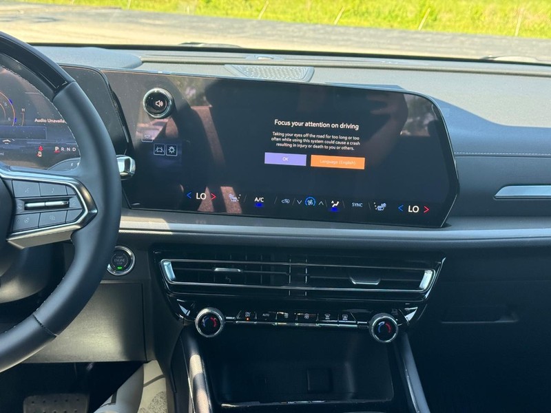 Chevrolet Traverse Vehicle Full-screen Gallery Image 10