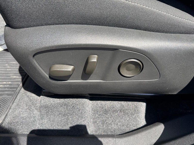 Chevrolet Traverse Vehicle Full-screen Gallery Image 12