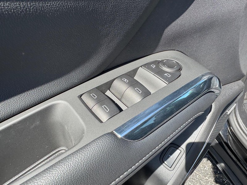 Chevrolet Traverse Vehicle Full-screen Gallery Image 13