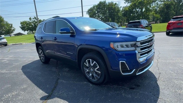 GMC Acadia Vehicle Full-screen Gallery Image 2