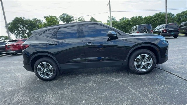 Chevrolet Blazer Vehicle Full-screen Gallery Image 9