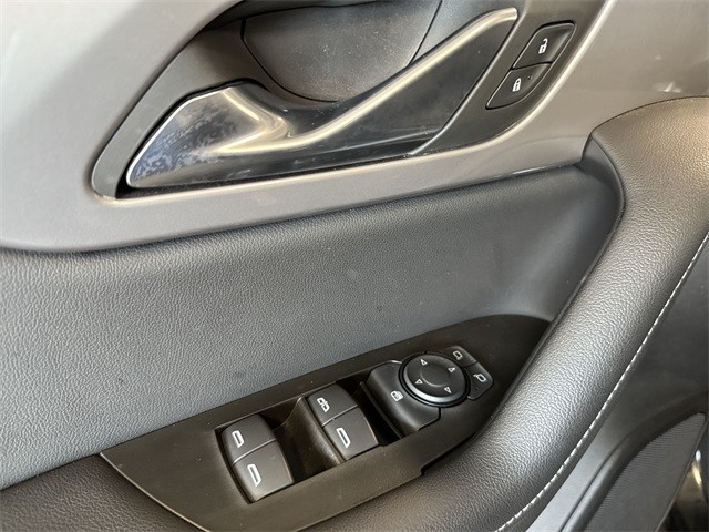 Chevrolet Blazer Vehicle Full-screen Gallery Image 21