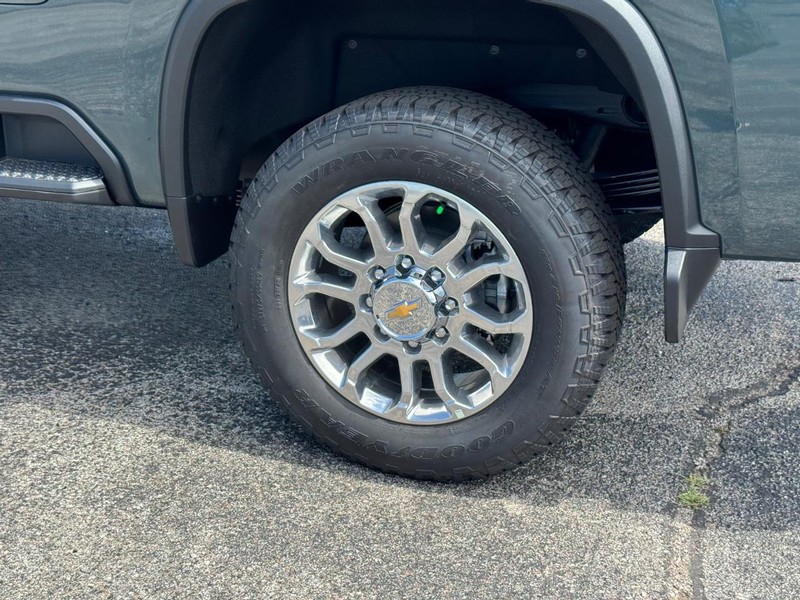 Chevrolet Silverado 2500HD Vehicle Full-screen Gallery Image 4