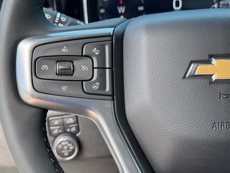 Chevrolet Silverado 2500HD Vehicle Full-screen Gallery Image 13