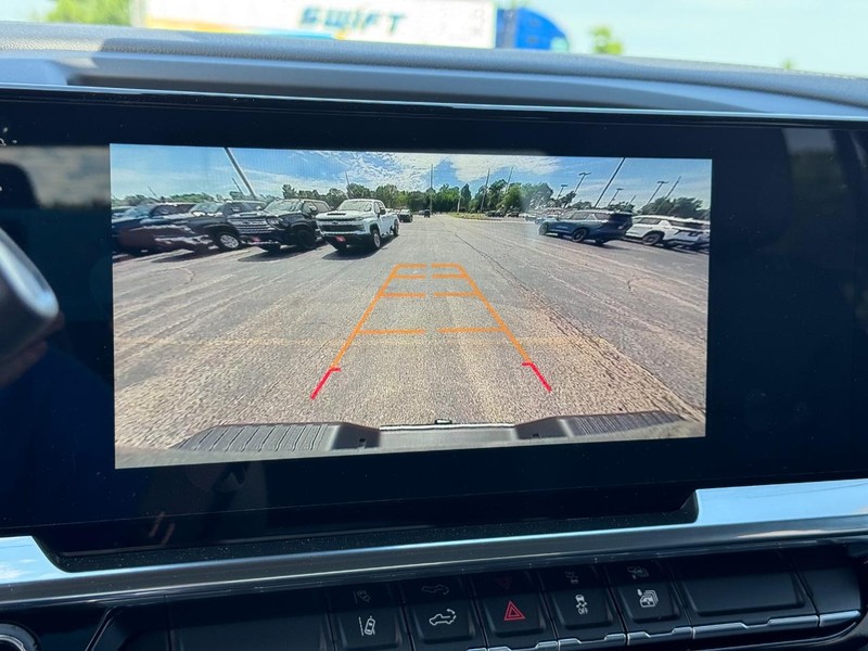 Chevrolet Silverado 2500HD Vehicle Full-screen Gallery Image 16