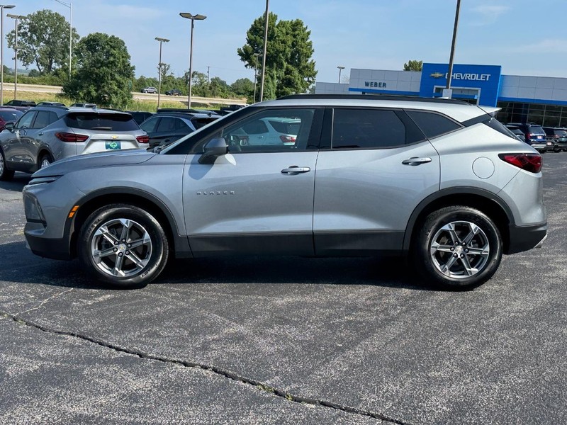 Chevrolet Blazer Vehicle Full-screen Gallery Image 2