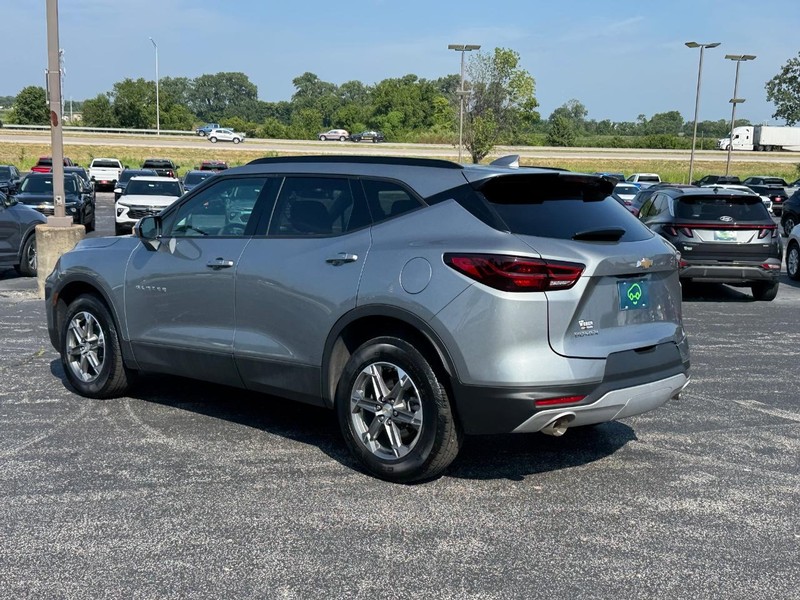 Chevrolet Blazer Vehicle Full-screen Gallery Image 3