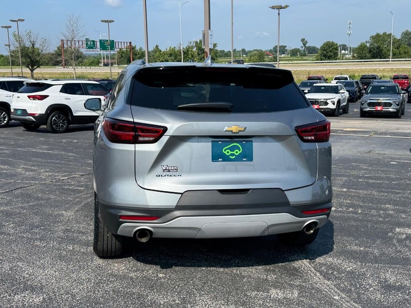 Chevrolet Blazer Vehicle Full-screen Gallery Image 4