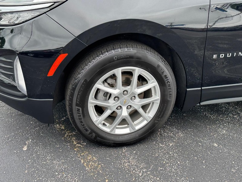 Chevrolet Equinox Vehicle Full-screen Gallery Image 9