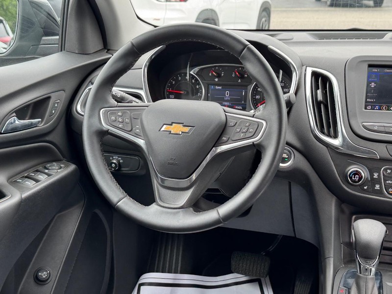 Chevrolet Equinox Vehicle Full-screen Gallery Image 12