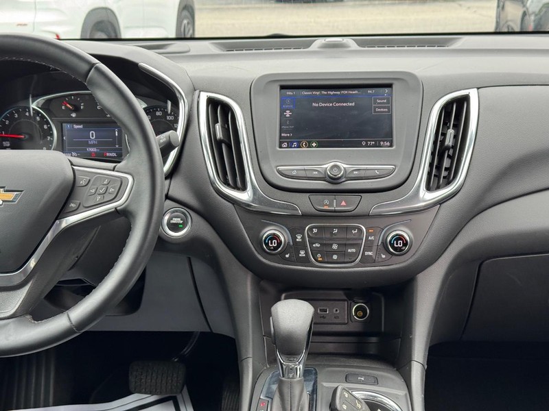 Chevrolet Equinox Vehicle Full-screen Gallery Image 13
