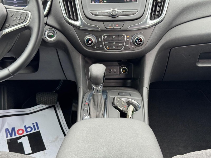 Chevrolet Equinox Vehicle Full-screen Gallery Image 14