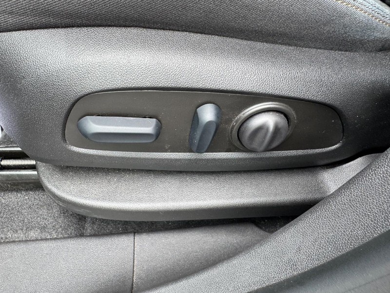 Chevrolet Equinox Vehicle Full-screen Gallery Image 15