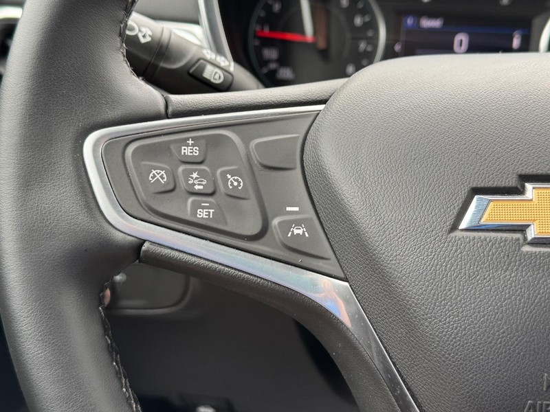 Chevrolet Equinox Vehicle Full-screen Gallery Image 18