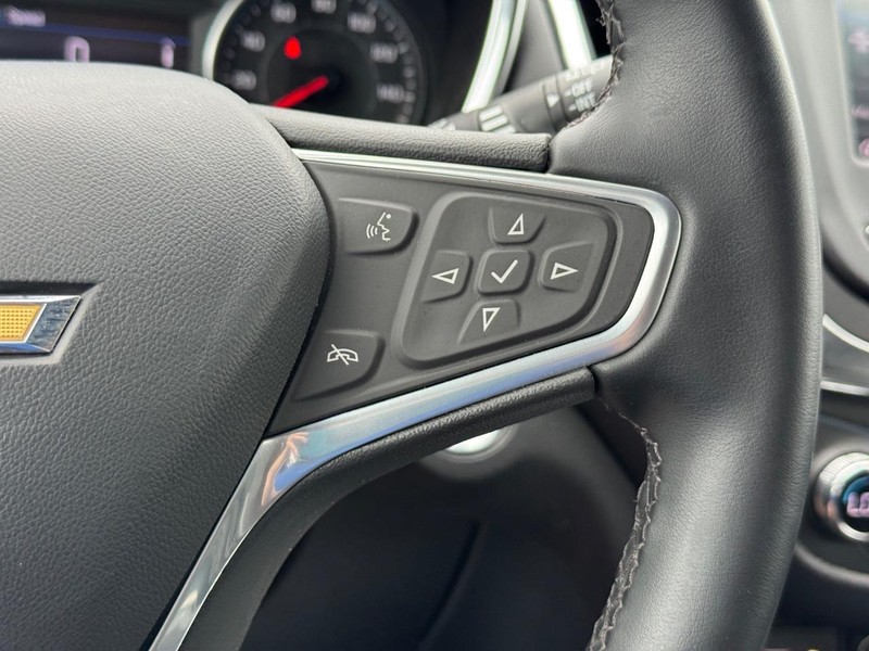 Chevrolet Equinox Vehicle Full-screen Gallery Image 19