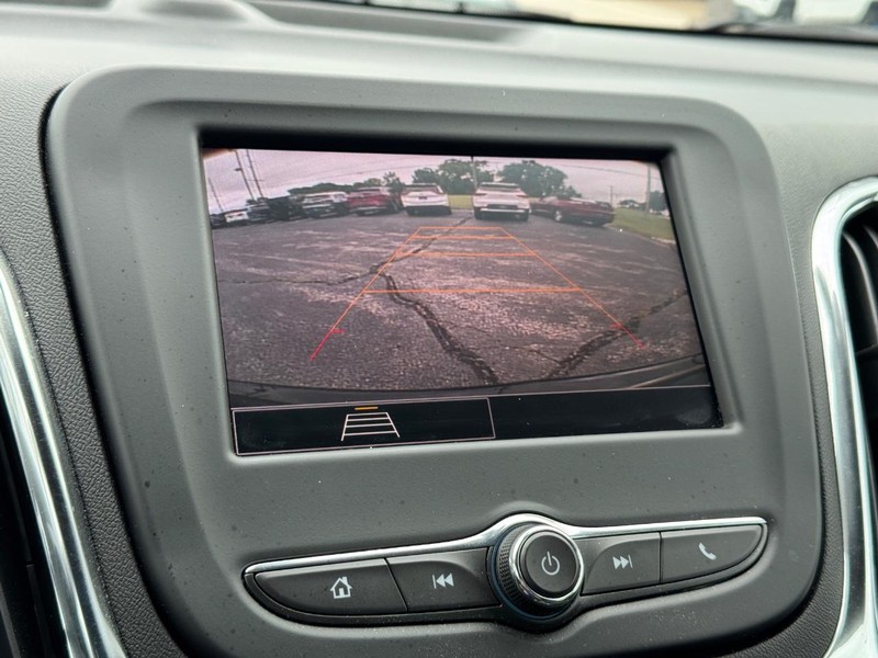 Chevrolet Equinox Vehicle Full-screen Gallery Image 21