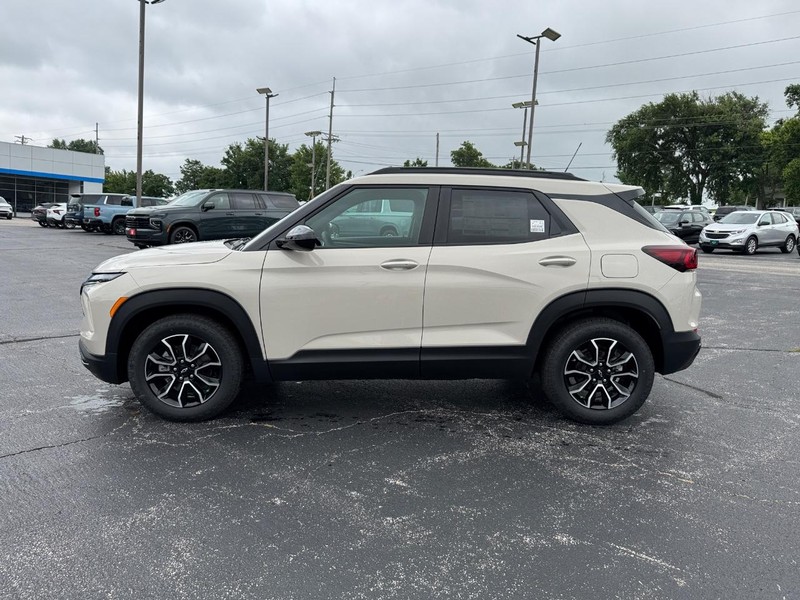 Chevrolet TrailBlazer Vehicle Full-screen Gallery Image 2