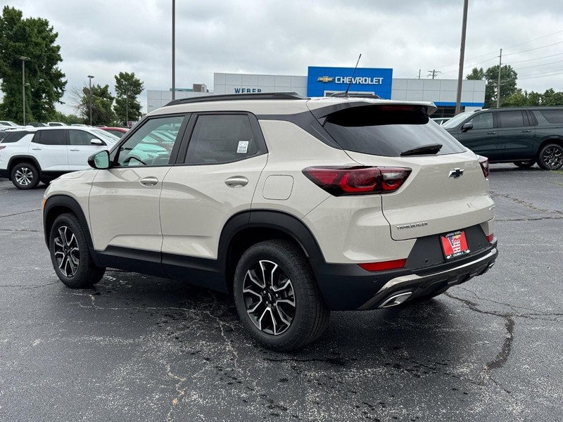 Chevrolet TrailBlazer Vehicle Full-screen Gallery Image 3