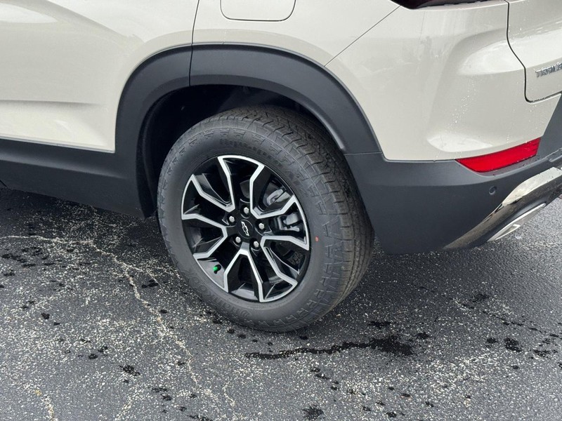 Chevrolet TrailBlazer Vehicle Full-screen Gallery Image 4