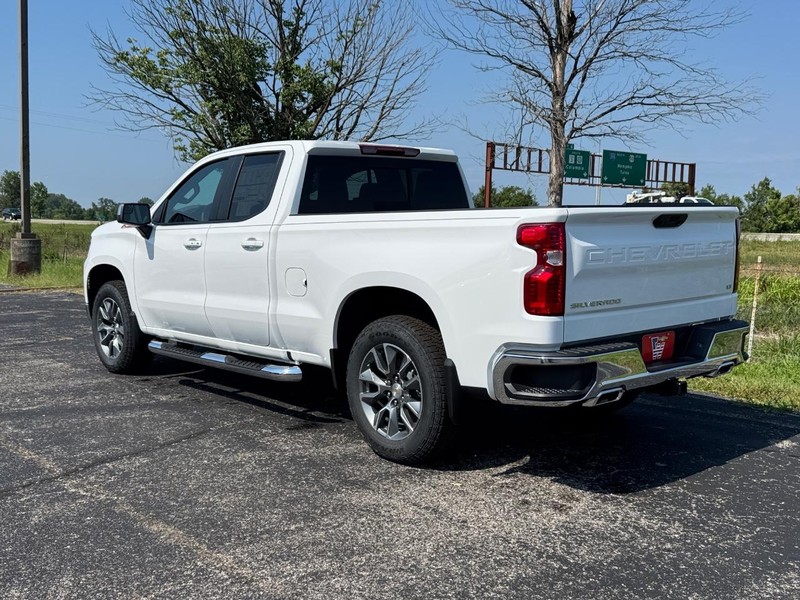 Chevrolet Silverado 1500 Vehicle Full-screen Gallery Image 3