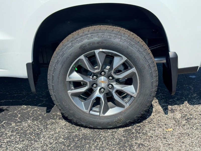 Chevrolet Silverado 1500 Vehicle Full-screen Gallery Image 4