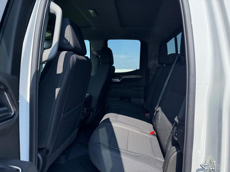 Chevrolet Silverado 1500 Vehicle Full-screen Gallery Image 5