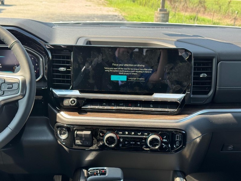 Chevrolet Silverado 1500 Vehicle Full-screen Gallery Image 8