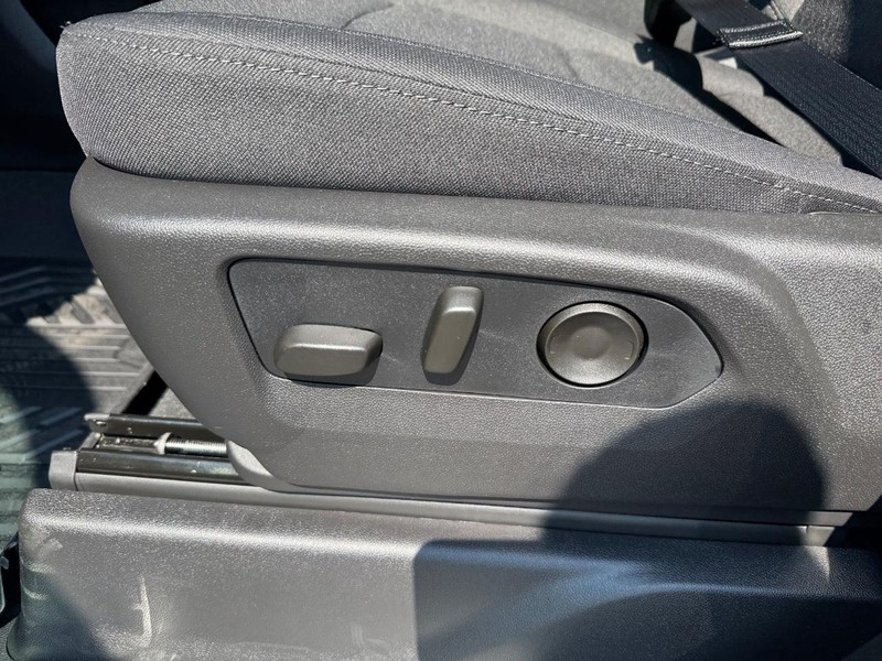 Chevrolet Silverado 1500 Vehicle Full-screen Gallery Image 10