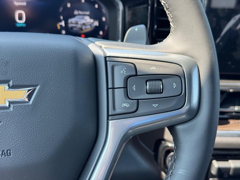 Chevrolet Silverado 1500 Vehicle Full-screen Gallery Image 14