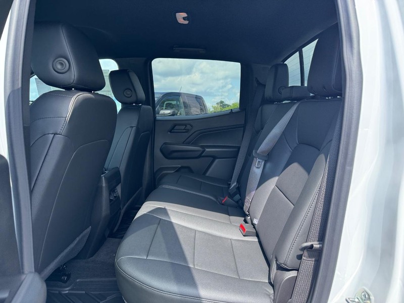 Chevrolet Colorado Vehicle Full-screen Gallery Image 5