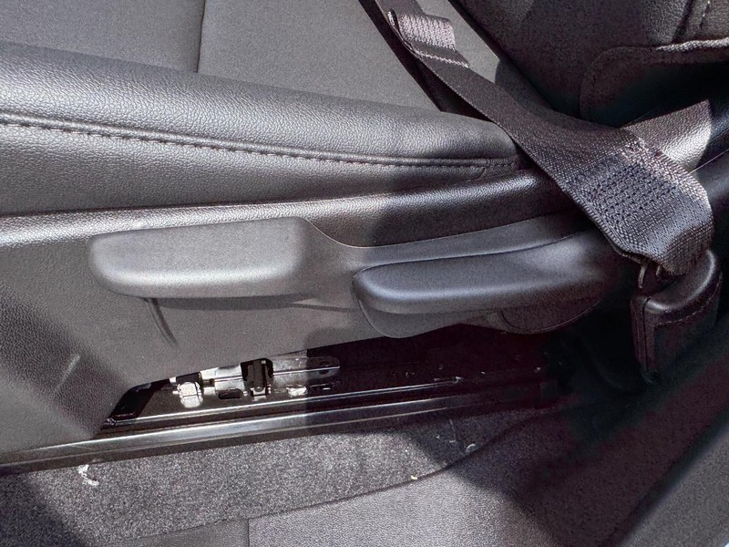 Chevrolet Colorado Vehicle Full-screen Gallery Image 10